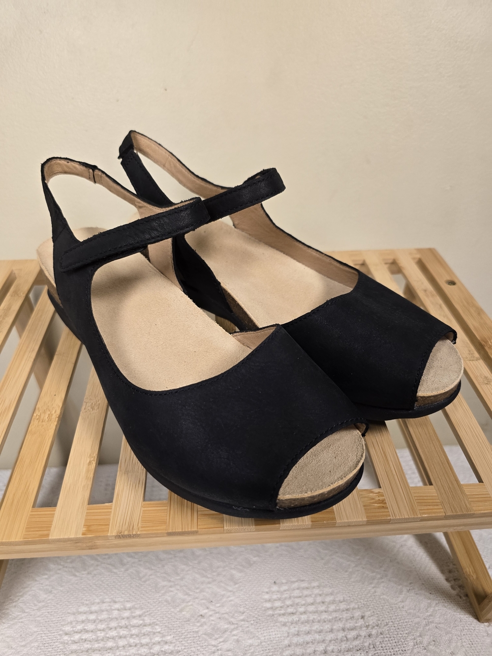 Dansko Black Suede Comfort Wedge Sandals Size 10 EU 40 NWOT - Picture 6 of 16
